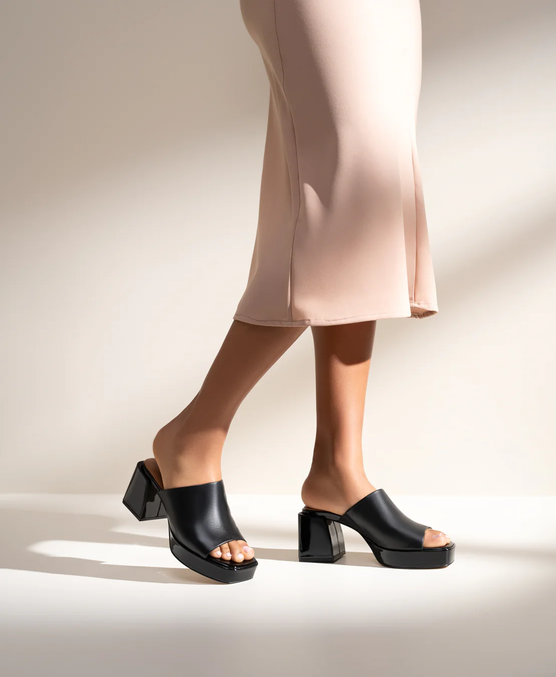 Dua Platform Sandal - Image 2