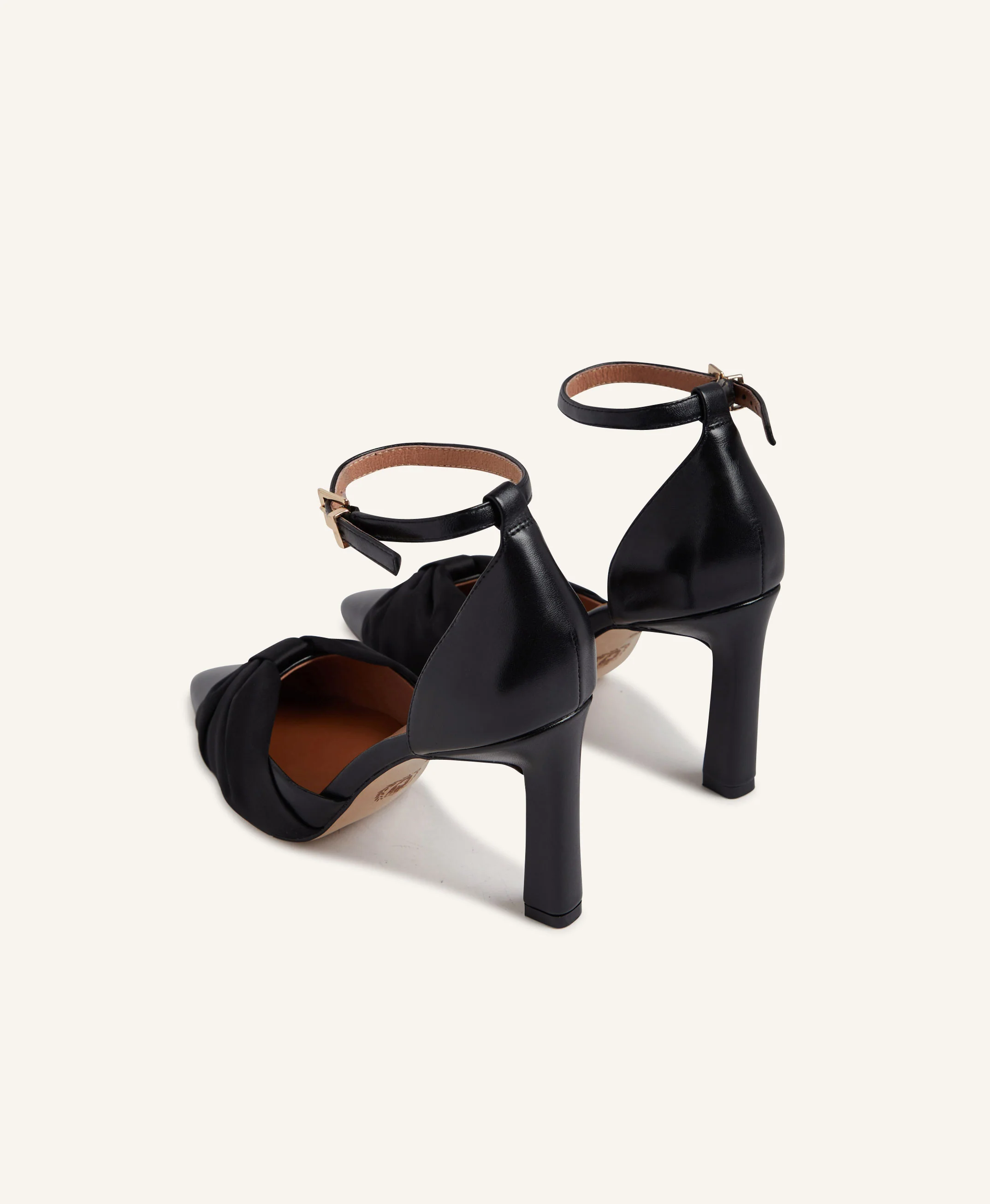 Marie Heel - Image 6