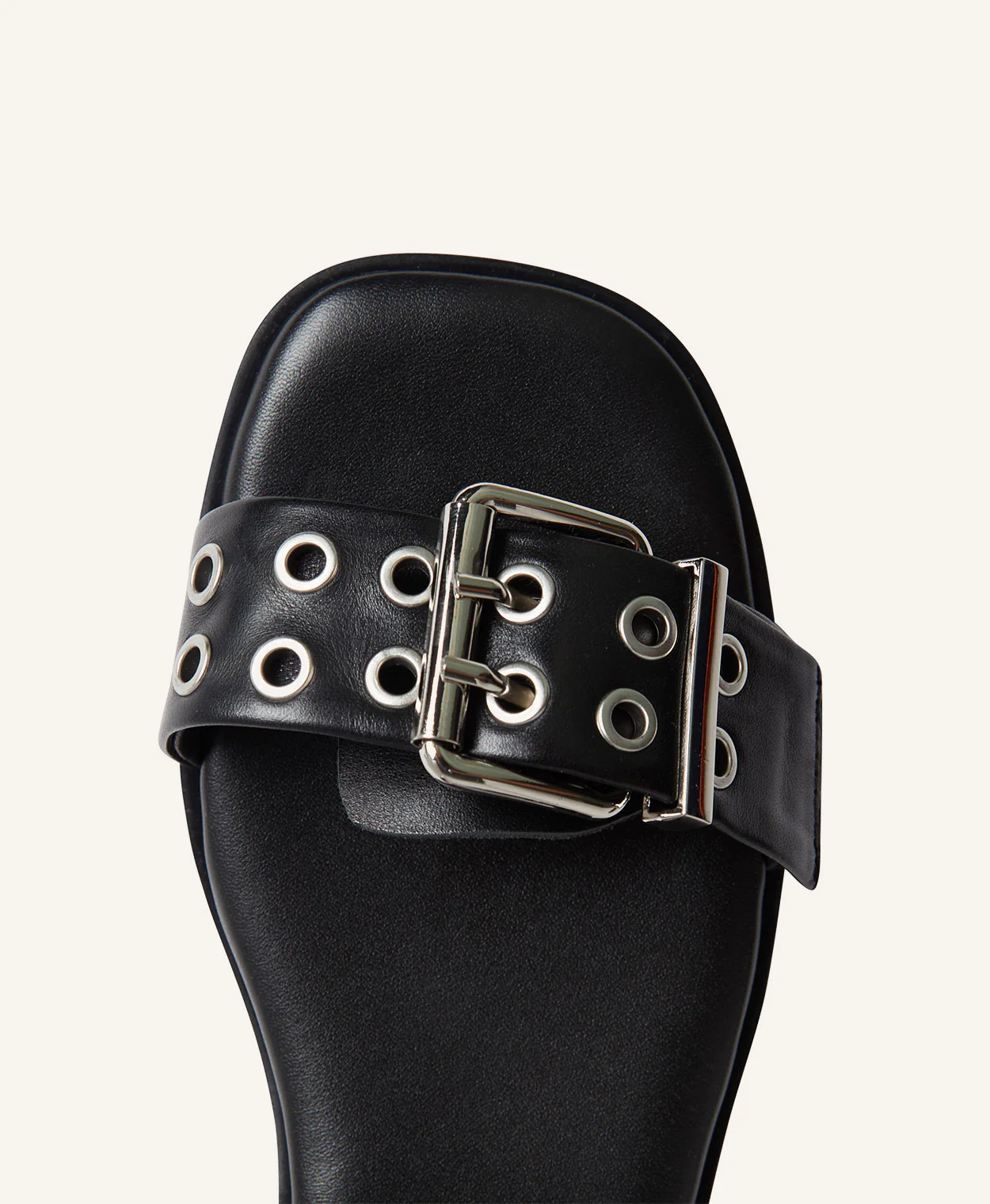 Tammy Sandal - Image 6